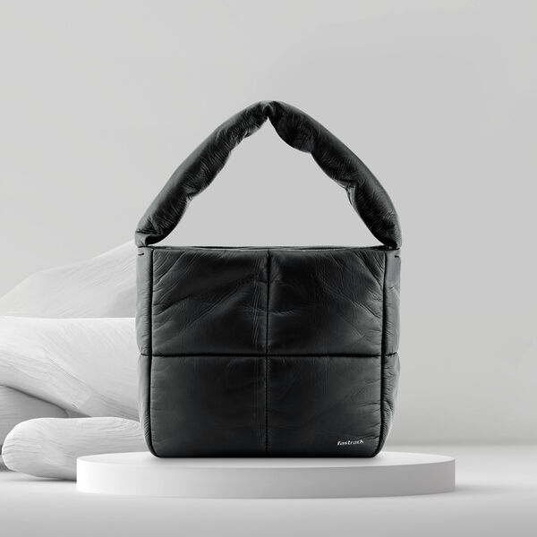 Black Shoulder Bag - image number 0