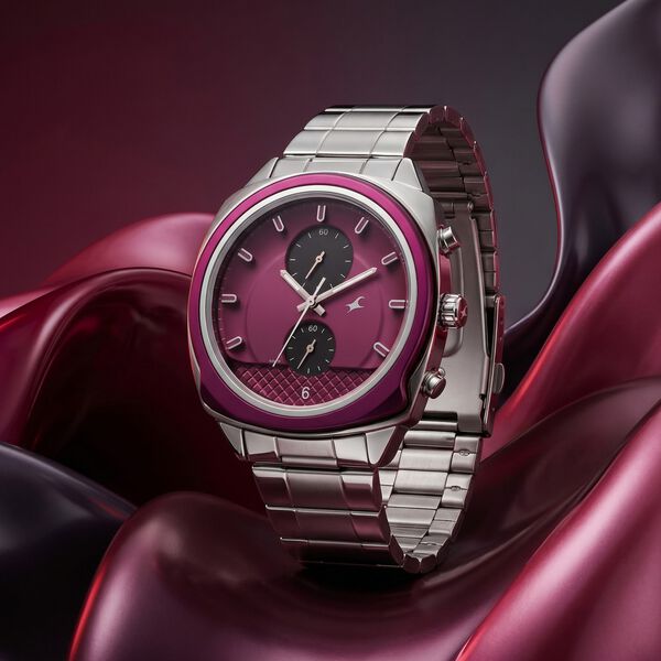 Fastrack Gelato Silver chronograph watch with Plum dial for Guys - image number 0