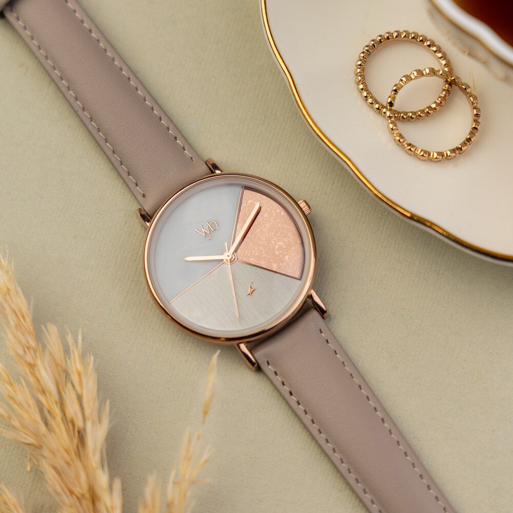 Fastrack ladies watch leather belt top