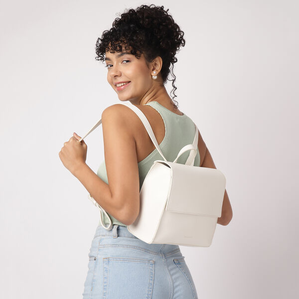 Fastrack White Boxy Backpack for Women | Stylish Backpack for Girls, Ladies, Women�| Spacious Bag made with High Quality Faux Leather | College Everyday Backpack (White) - image number 7