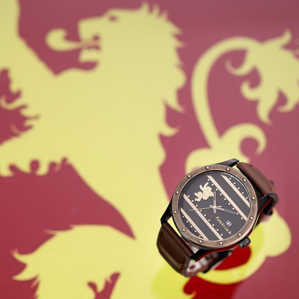 Buy Online Fastrack Game Of Thrones Quartz Analog with Date Black Dial Leather Strap Watch for Guys nm3214kl01 Fastrack