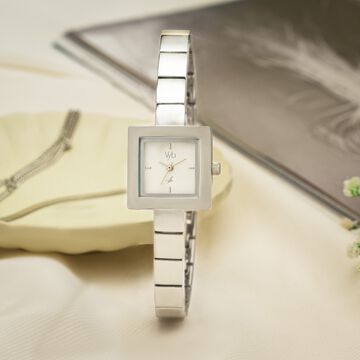 Vyb Successor By Fastrack Quartz Analog White Dial Metal Strap Watch For Girls