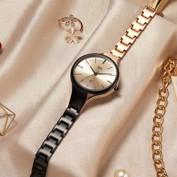 Fastrack Vyb Striker Quartz Analog Rose Gold Dial Metal Strap Watch for Girls - image number 2