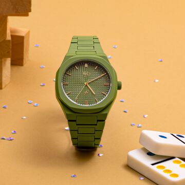 Vyb Hustler By Fastrack Quartz Analog Green Dial Metal Strap Watch For Guys