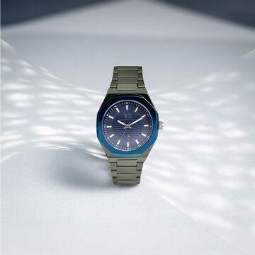 Fastrack Vyb Limitless Quartz Analog Blue Dial Metal Strap Watch For Guys