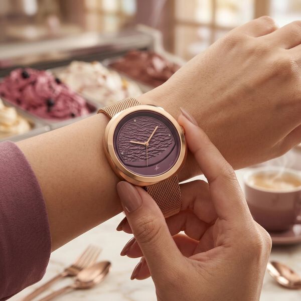 Fastrack Gelato rosegold analog mesh strap watch with Plum dial for Girls - image number 7