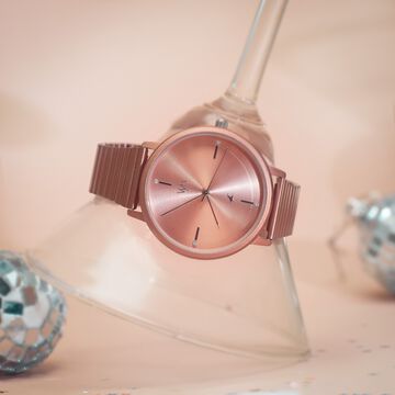 Vyb Bliss By Fastrack Quartz Analog Pink Dial Metal Strap Watch For Girls