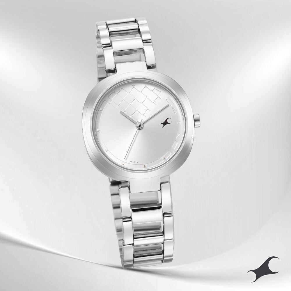 Fastrack analog silver store dial women's watch