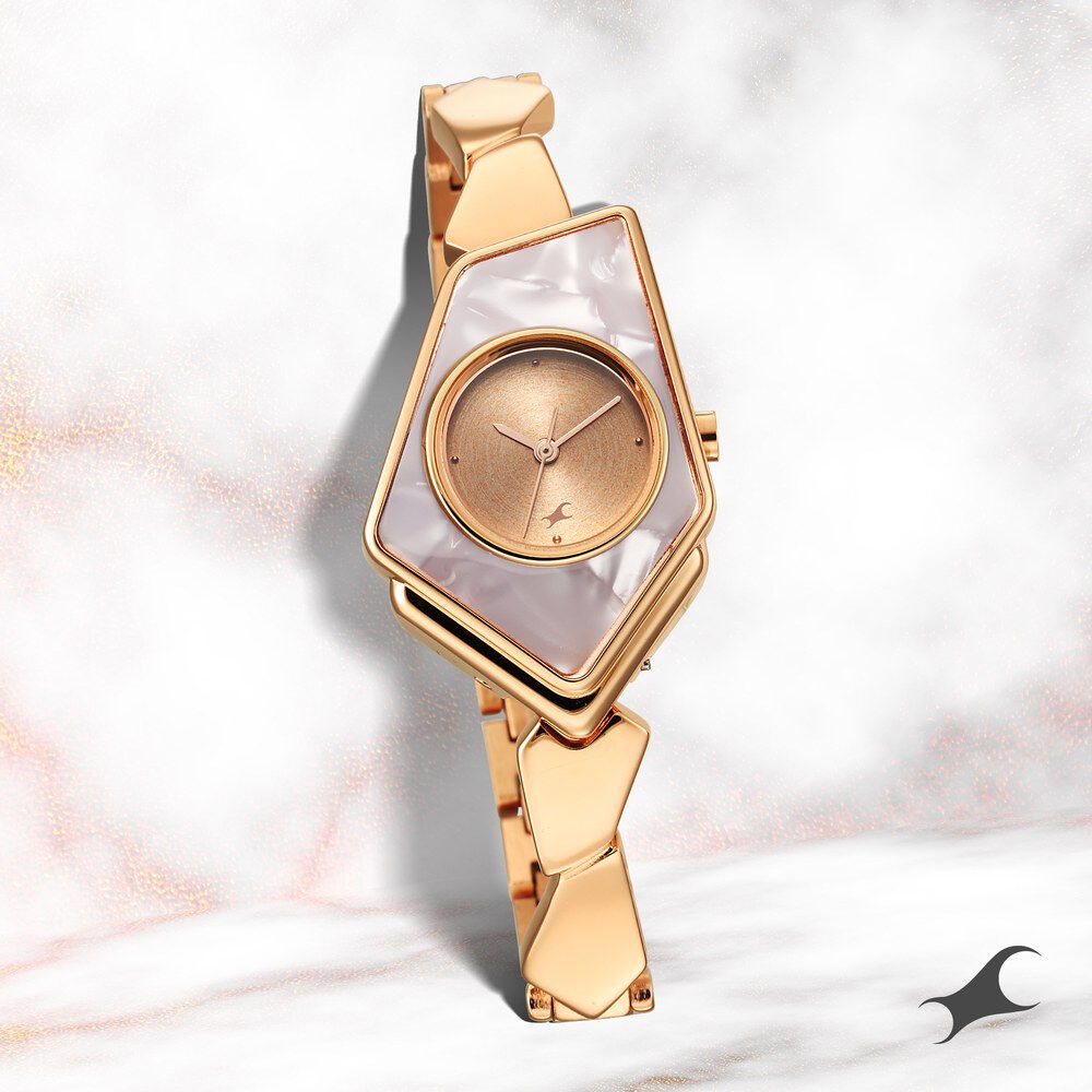 Fastrack rose 2025 gold watch womens