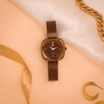 Vyb Runway By Fastrack Quartz Analog Silver Dial Metal Strap Watch For Girls