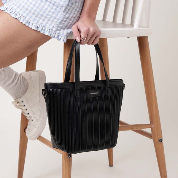 Blackgroove satchel - image number 0