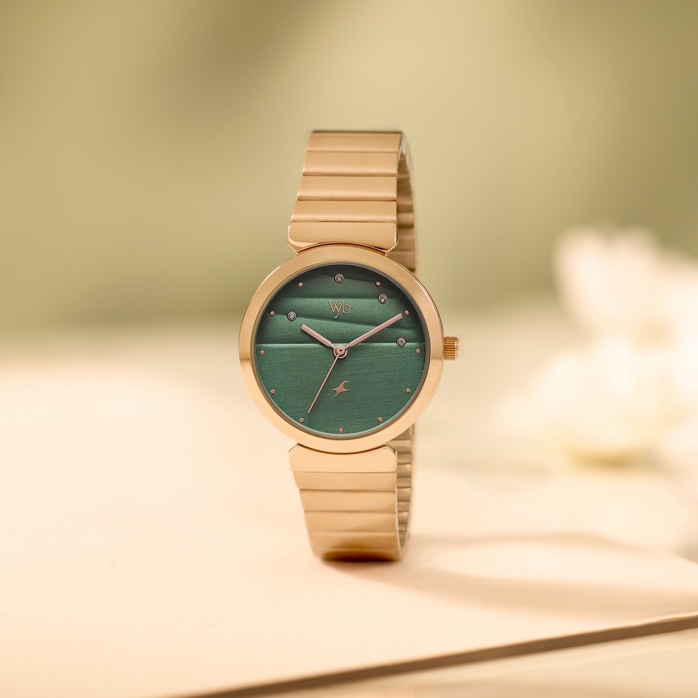 Buy Online Fastrack Vyb Charmer Quartz Analog Green Dial Metal