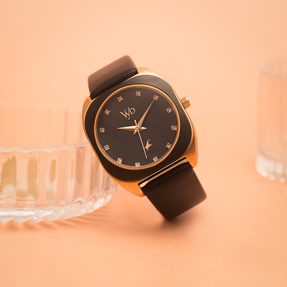 Buy Online Vyb Muse By Fastrack Quartz Analog Black Dial Leather